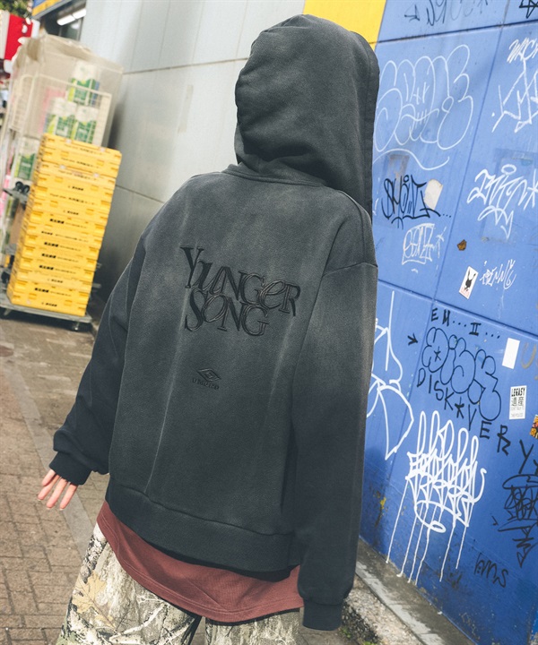 UMBRO アンブロ × Younger Song ヤンガーソング コラボ ジップアップ パーカー 裏毛 MD27-LHD03 ムラサキスポーツ限定