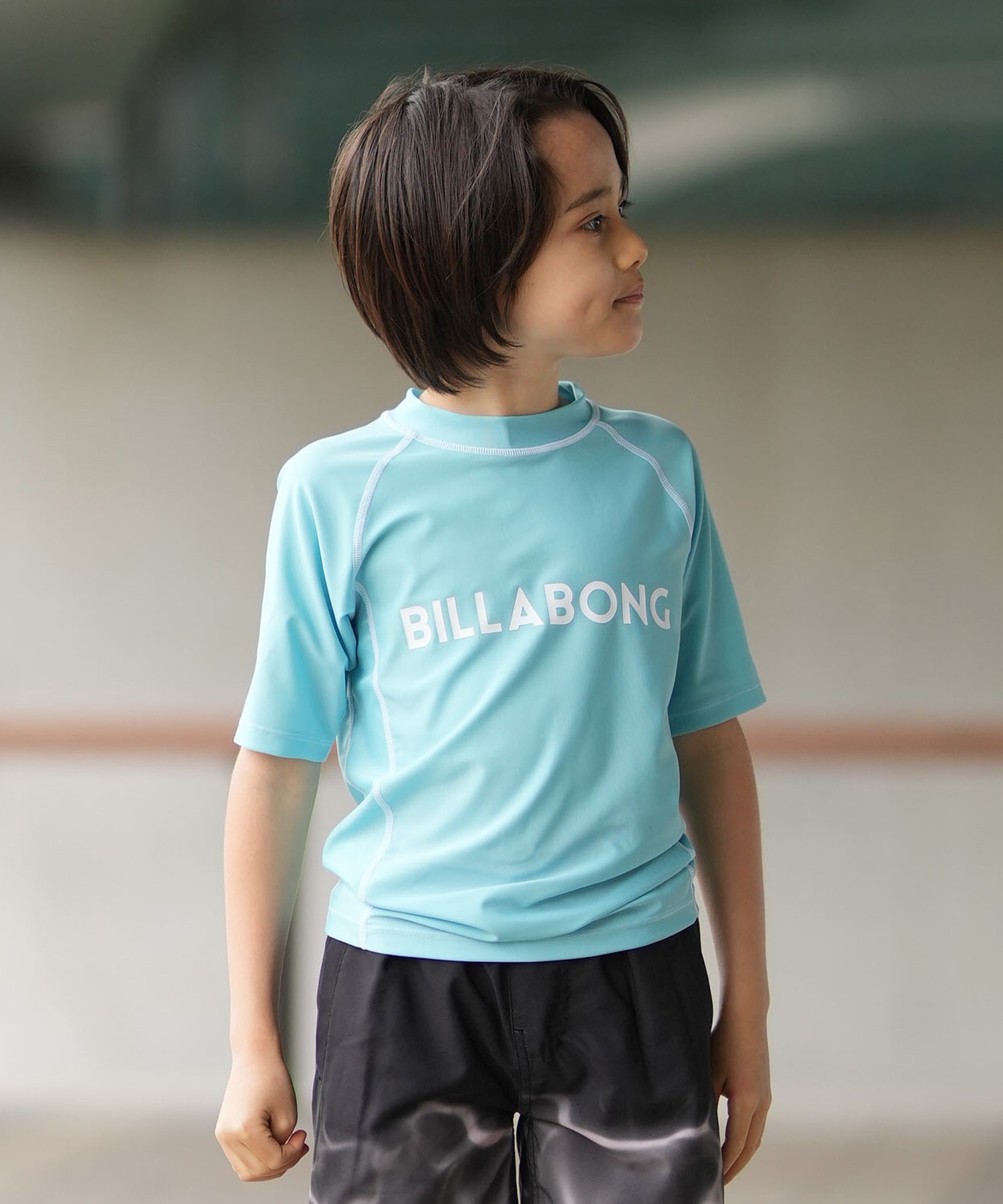半袖タイプのラッシュガード【BILLABONG】