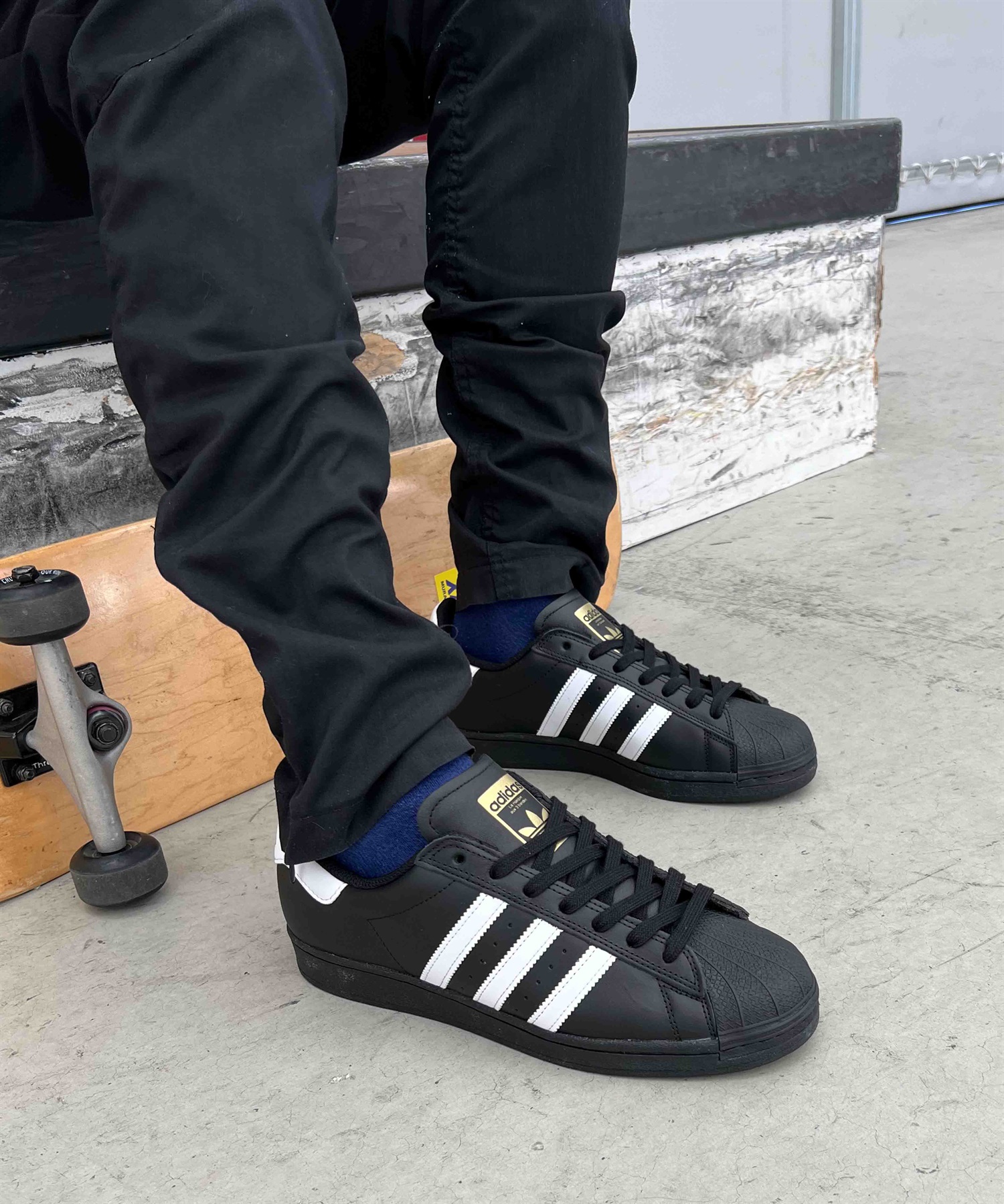adidas skateboarding アディダス スケートボーディング スーパースター ADV GW6931 シューズ スニーカー スケートボード/アクションスポーツ メンズ レディース(BK/WT-23.0cm)