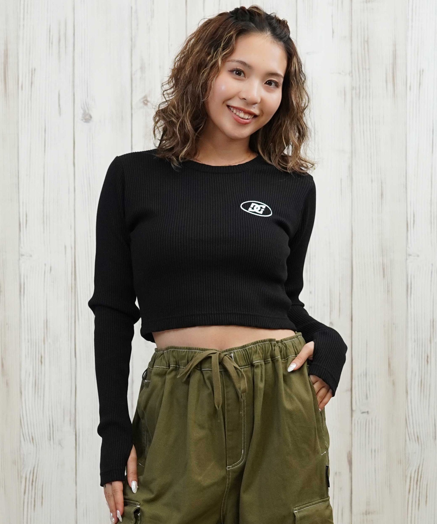 DC ディーシー 長袖 Tシャツ ロンT レディース クロップド丈 ショート丈 シンプル TELECO SHORT LS LLT254311(BES-M)