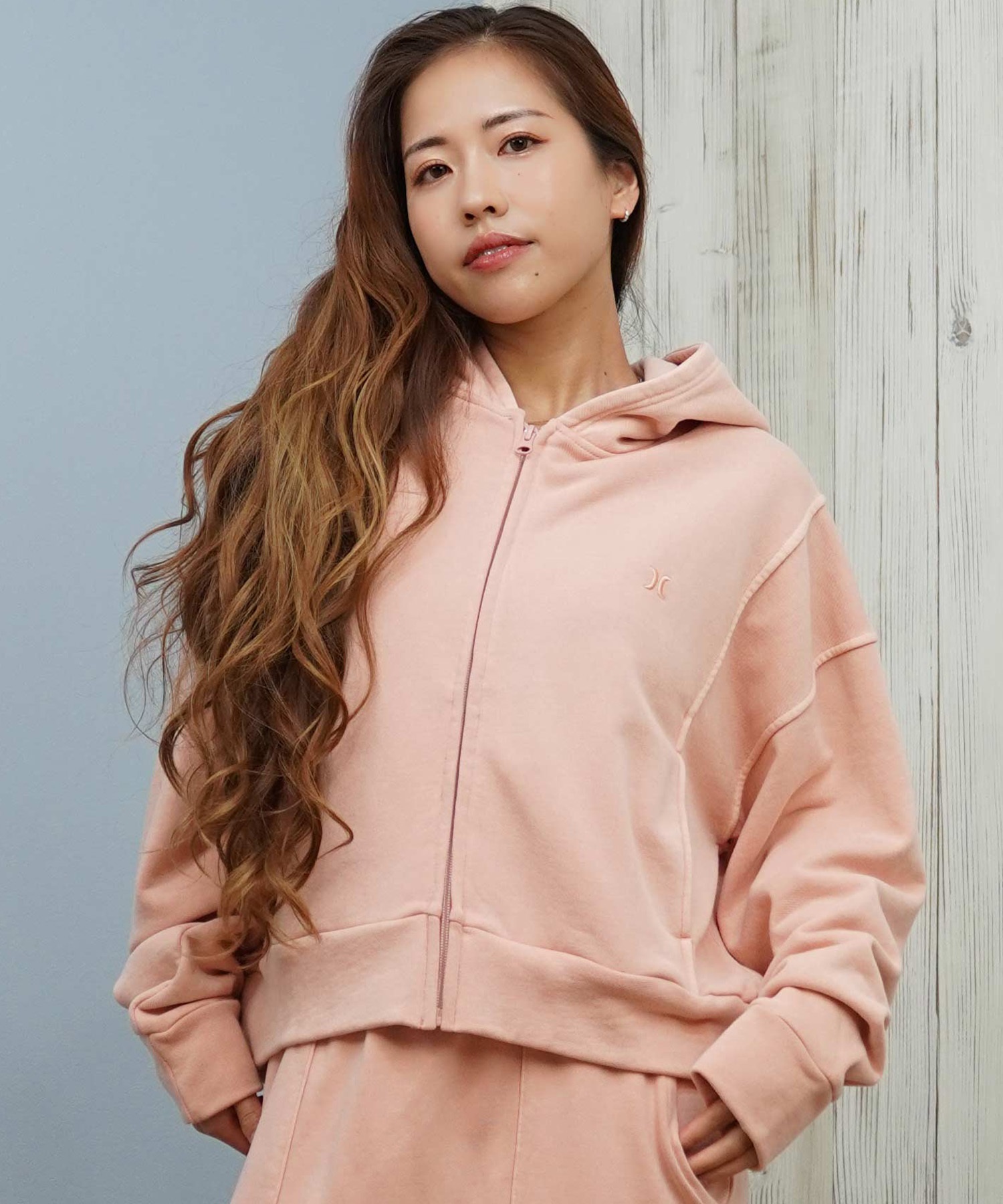Hurley ハーレー ジップアップ パーカー レディース ワンポイント ロゴ 裏毛 SWEAT PIGMENT FZ HOODIE WCFF252030(ANVY-M)