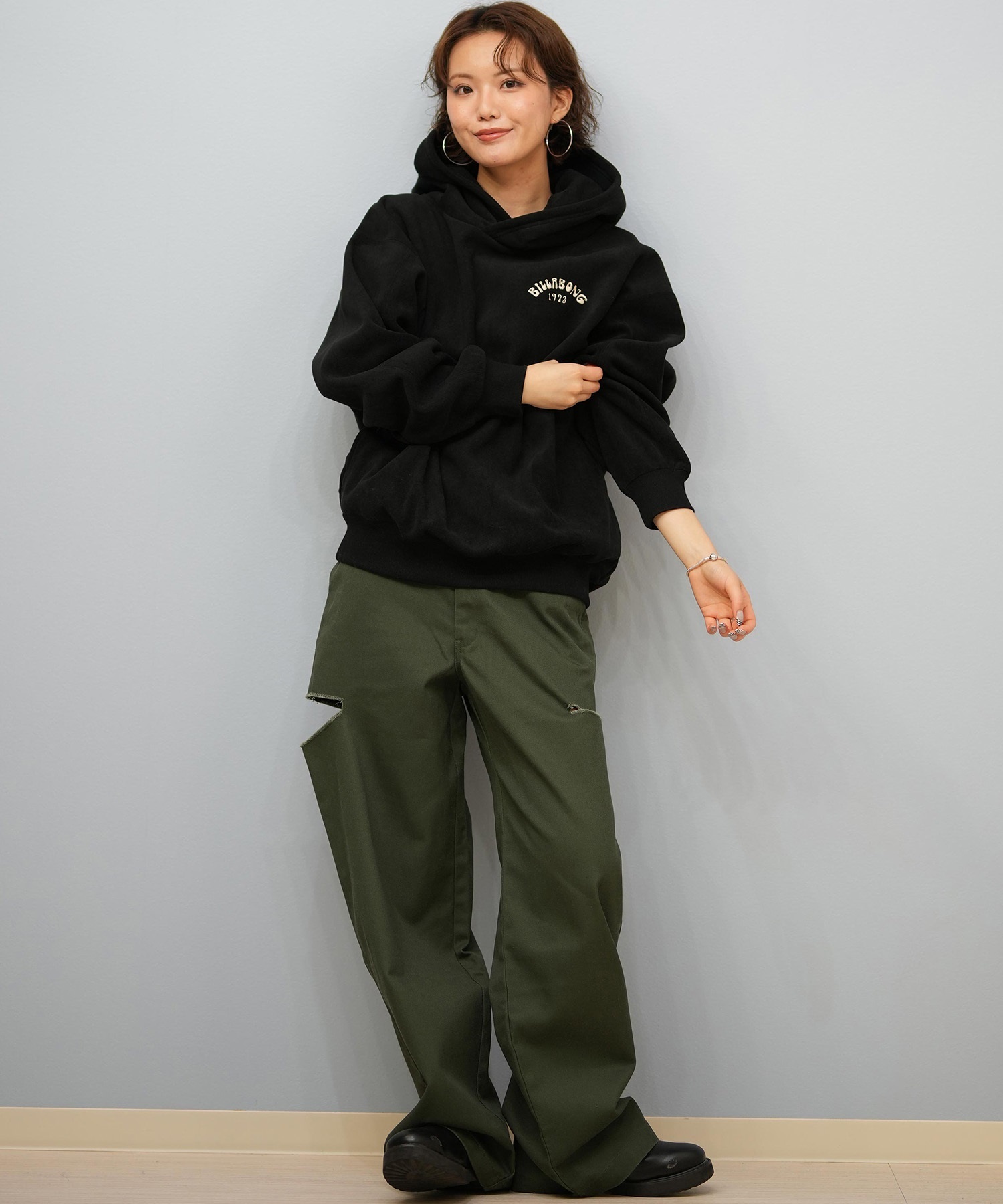 BILLABONG ビラボン プルオーバー パーカー レディース オーバーサイズ バックプリント BF014-015(BLK-M)