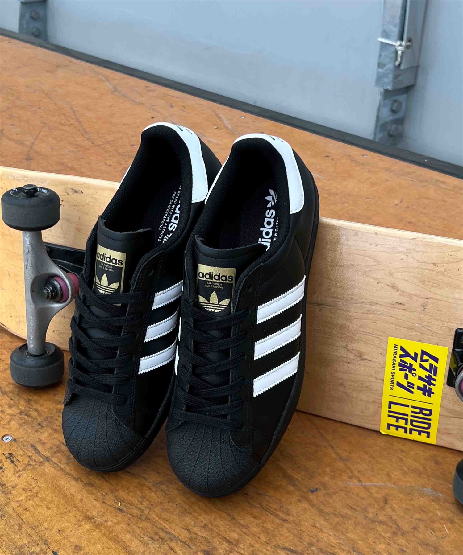 adidas skateboarding アディダス スケートボーディング スーパースター ADV GW6931 シューズ スニーカー スケートボード/アクションスポーツ メンズ レディース(BK/WT-23.0cm)