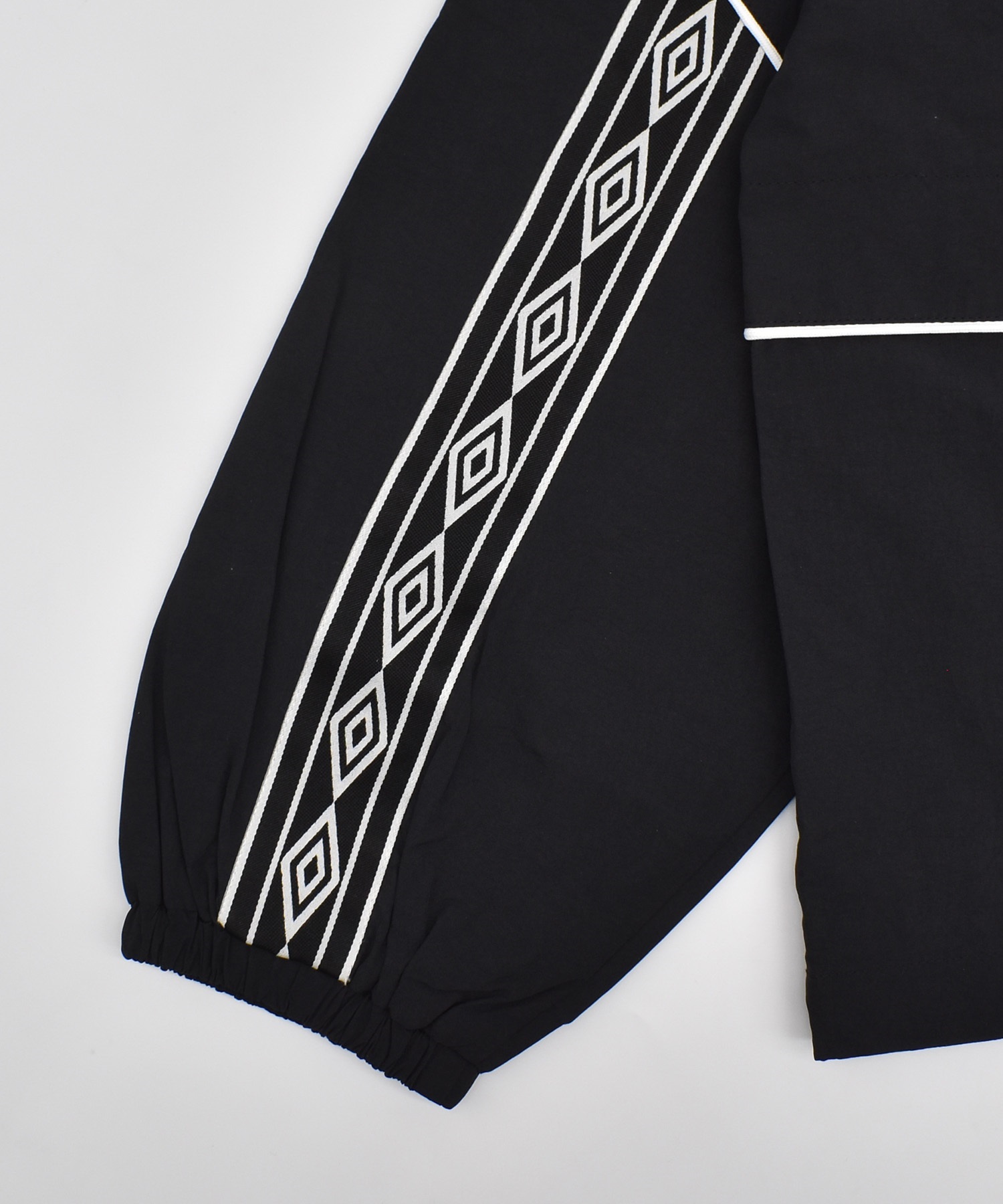UMBRO アンブロ × ALAN SHIRAHAMA ピステ UM26SSAL-TP02(BLACK-M)