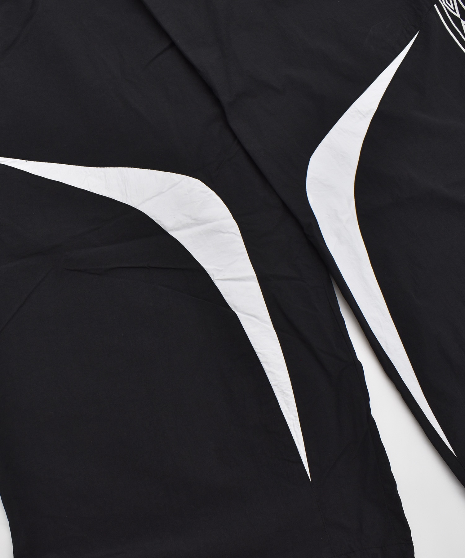 UMBRO アンブロ × ALAN SHIRAHAMA トラックパンツ UM26SSAL-PT01(BLACK-M)